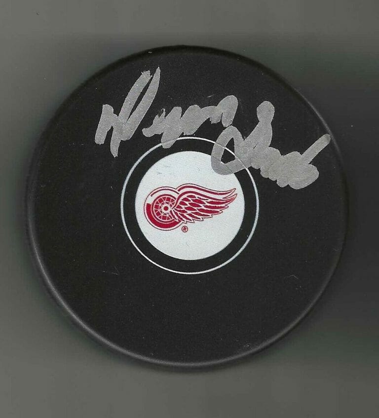 DEREK SMITH SIGNED DETROIT RED WINGS PUCK
 COLLECTIBLE MEMORABILIA