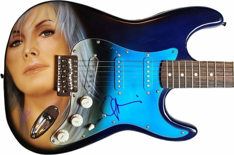 EMMYLOU HARRIS AUTOGRAPHED HAND AIRBRUSHED PAINTING GUITAR PSA AUCTION LOA
 COLLECTIBLE MEMORABILIA