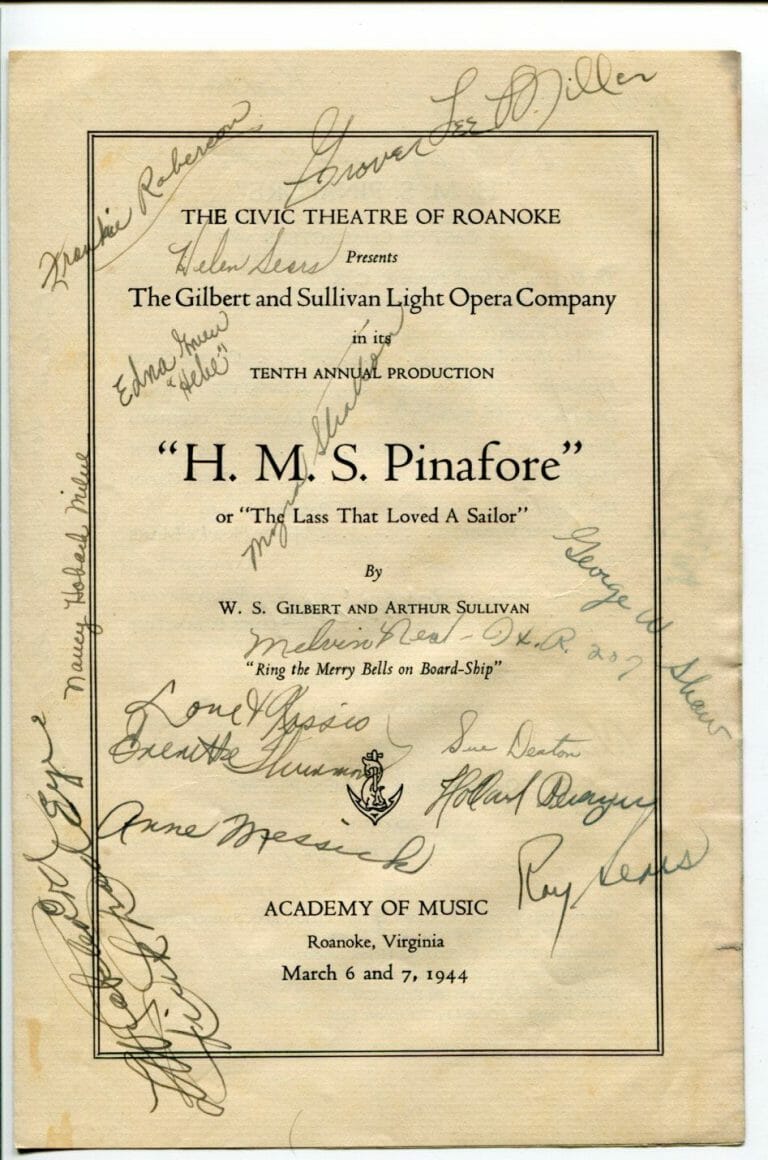 H.M.S. PINAFORE ACADEMY OF MUSIC ROANOKE VIRGINIA MARCH 1944 CAST SIGNED PROGRAM
 COLLECTIBLE MEMORABILIA