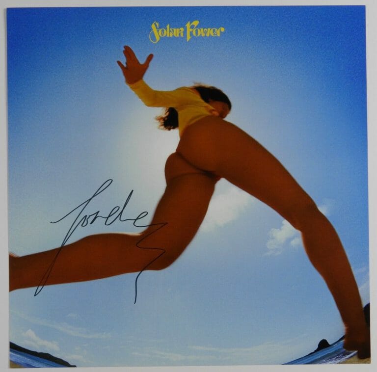 LORDE SOLAR POWER SIGNED AUTOGRAPH RECORD ALBUM GATEFOLD WITH EXTRA RECORD
 COLLECTIBLE MEMORABILIA
