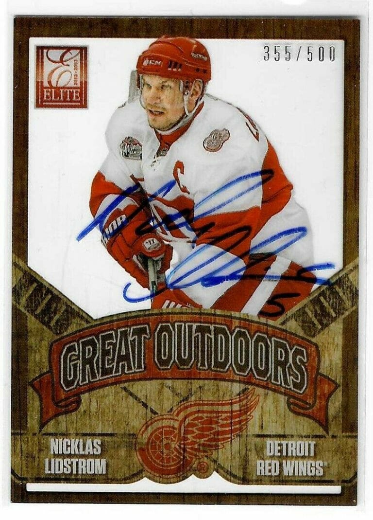 Nicklas Lidstrom Autographed Detroit Red Wings 8 x 10 Photo at 's  Sports Collectibles Store