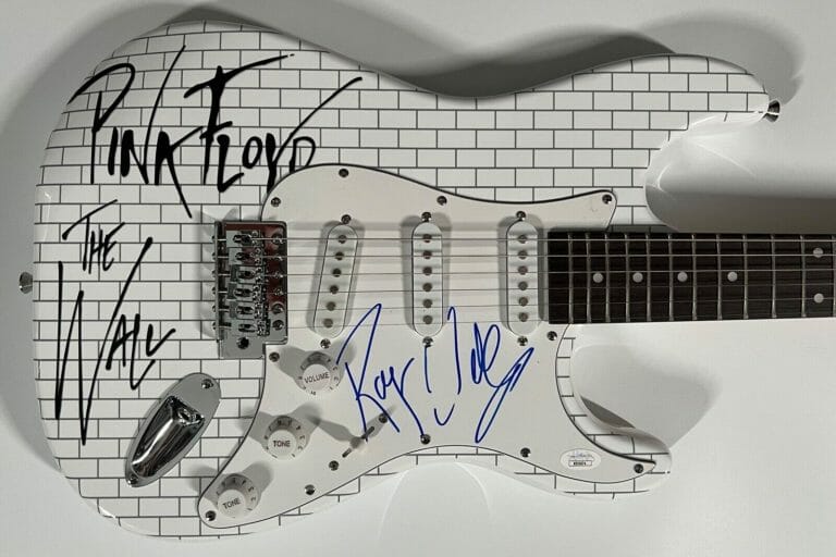 ROGER WATERS JSA GUITAR THE WALL PINK FLOYD AUTOGRAPH SIGNED STRATOCASTER GUITAR
 COLLECTIBLE MEMORABILIA
