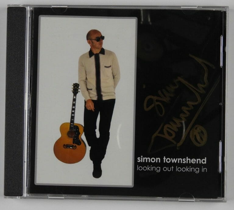 SIMON TOWNSHEND JSA SIGNED AUTOGRAPH CD LOOKING OUT LOOKING IN
 COLLECTIBLE MEMORABILIA