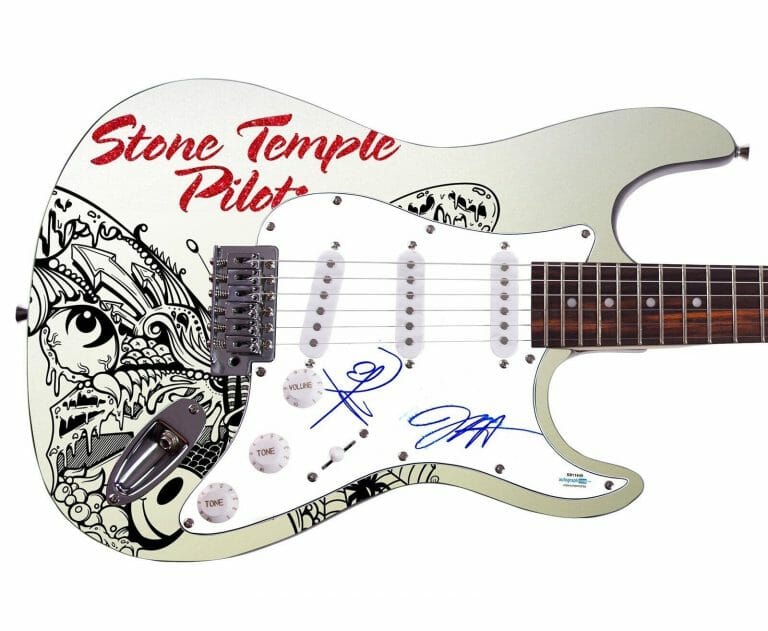 STONE TEMPLE PILOTS AUTOGRAPHED SIGNED CUSTOM GRAPHICS GUITAR ACOA
 COLLECTIBLE MEMORABILIA
