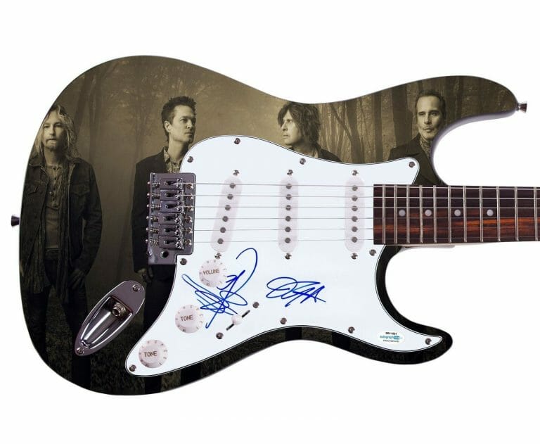 STONE TEMPLE PILOTS AUTOGRAPHED SIGNED CUSTOM GRAPHICS GUITAR ACOA
 COLLECTIBLE MEMORABILIA