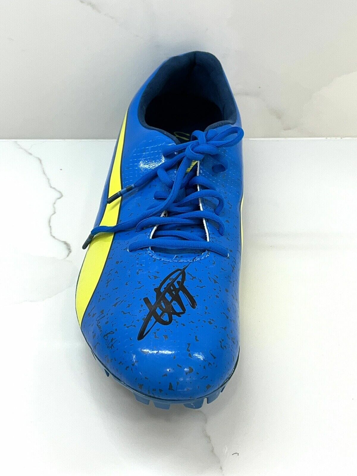 Usain deals bolt cleats