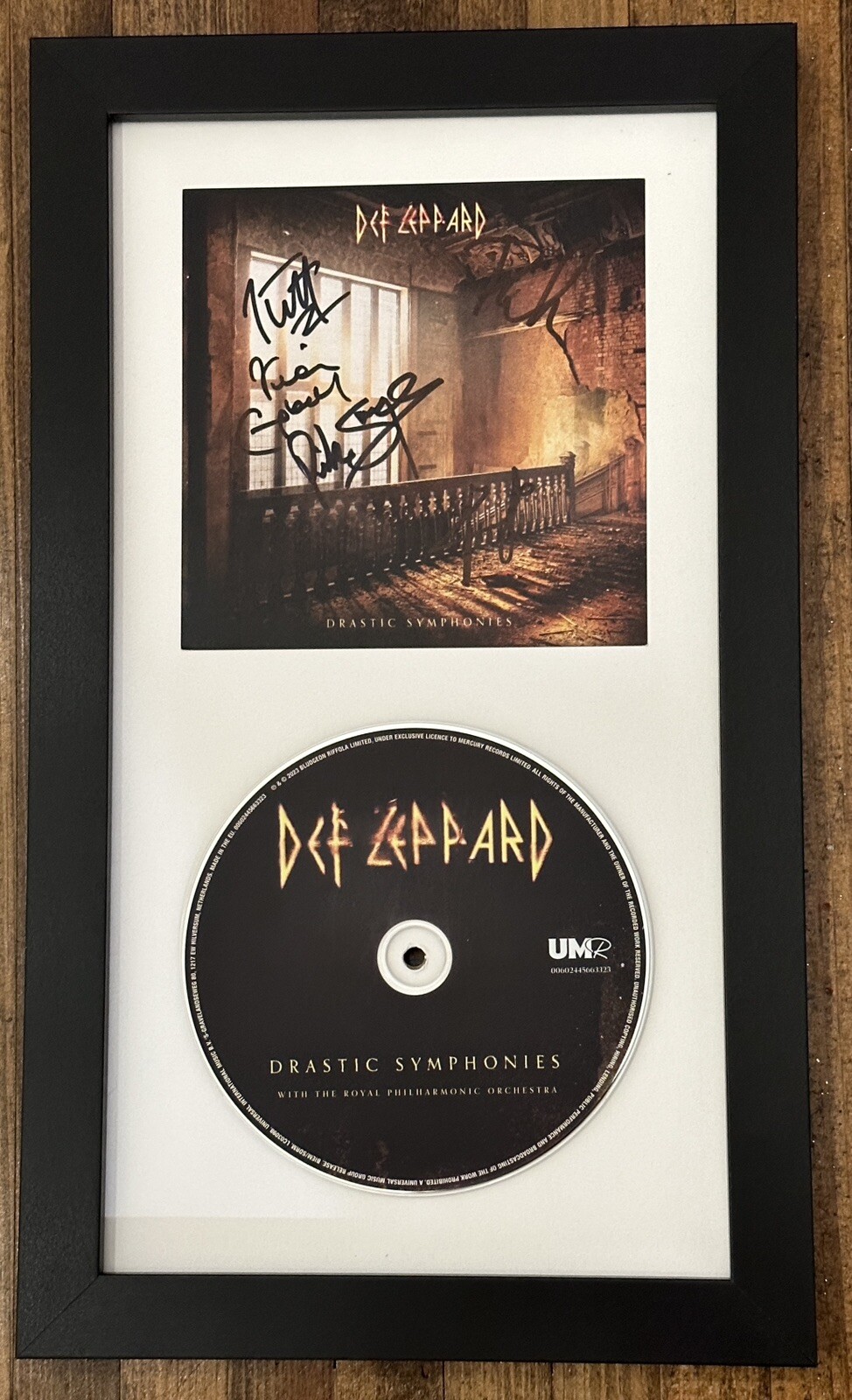 DEF LEPPARD BAND SIGNED AUTOGRAPHED FRAMED DRASTIC SYMPHONIES CD BECKETT BAS COA