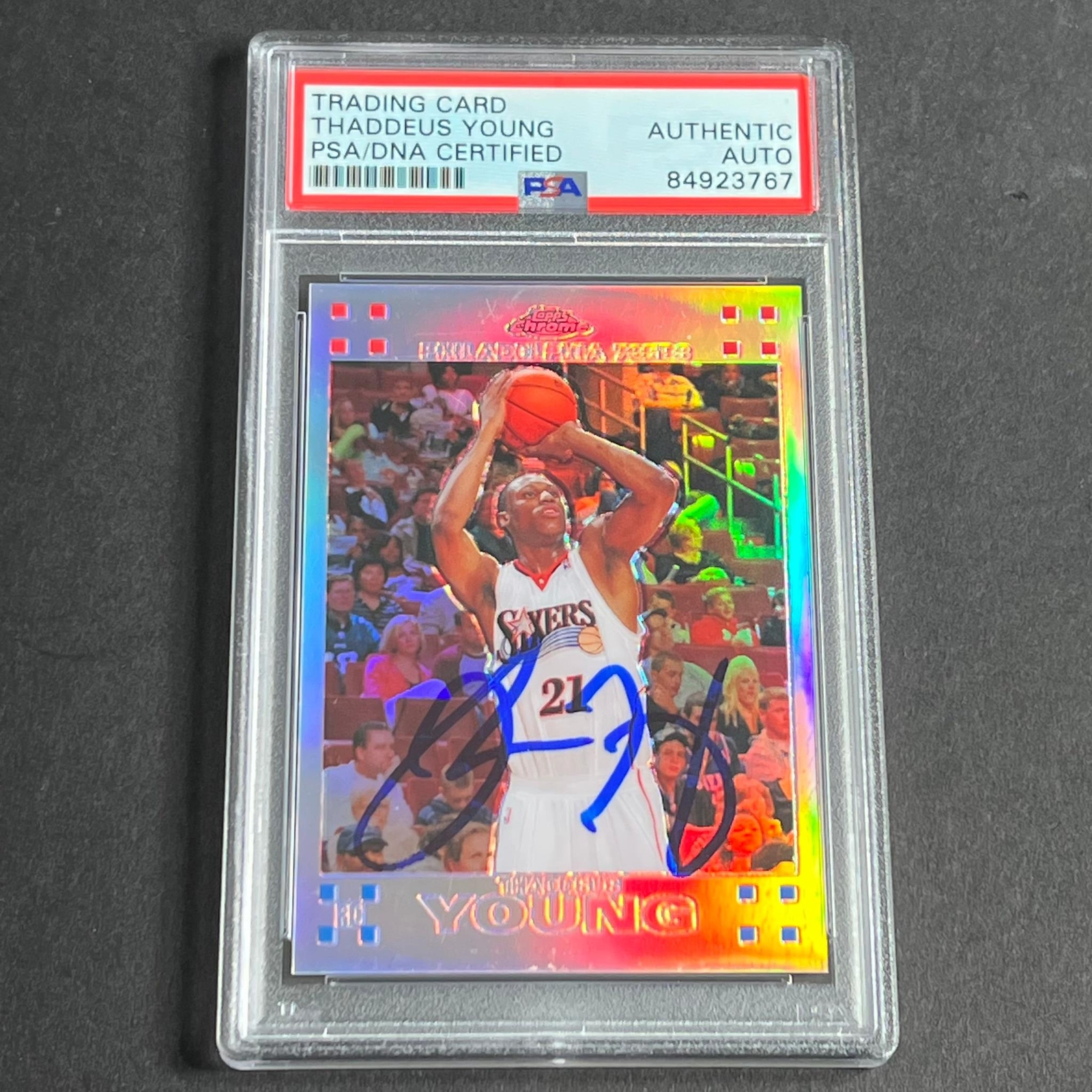 2008-09 Topps Chrome #117 Thaddeus Young Signed Card AUTO PSA Slabbed 76ers

