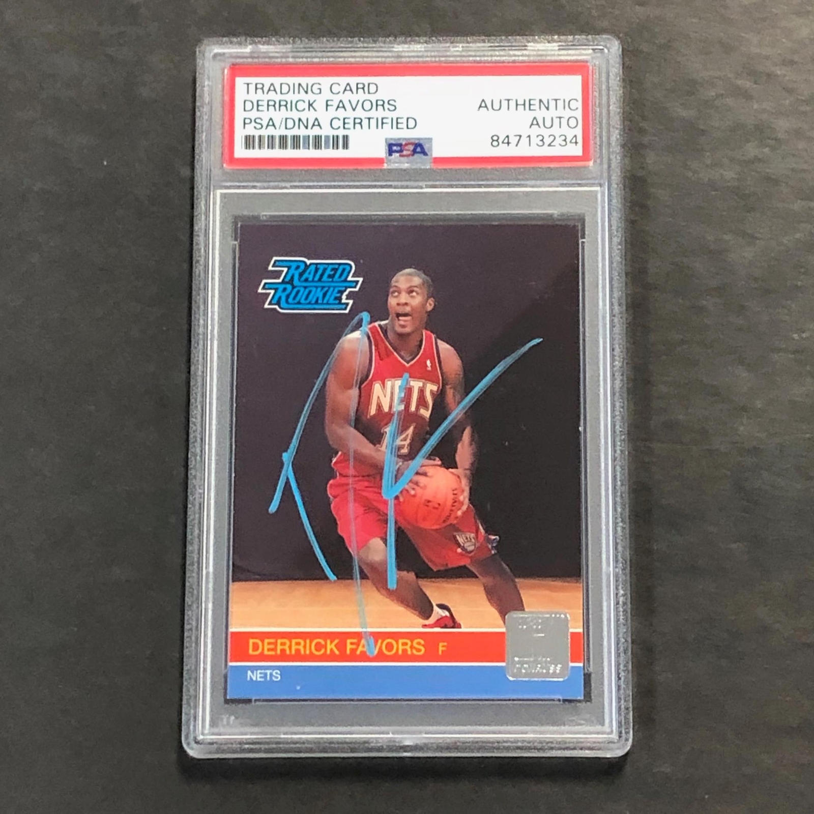 2010-11 Donruss Rated Rookie #230 Derrick Favors Signed Card AUTO PSA Slabbed Ne
