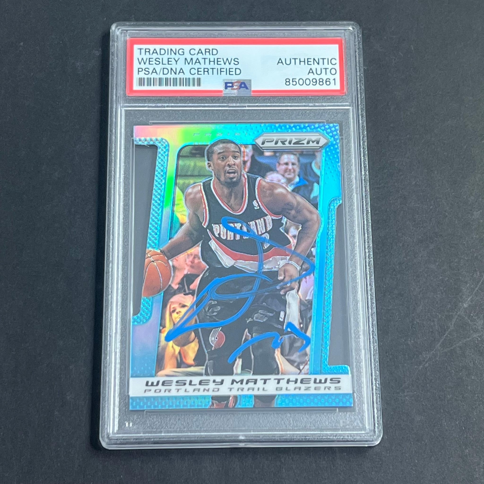 2013-14 Panini Prizm #123 Wesley Matthews Signed Card AUTO PSA Slabbed Trailblaz
