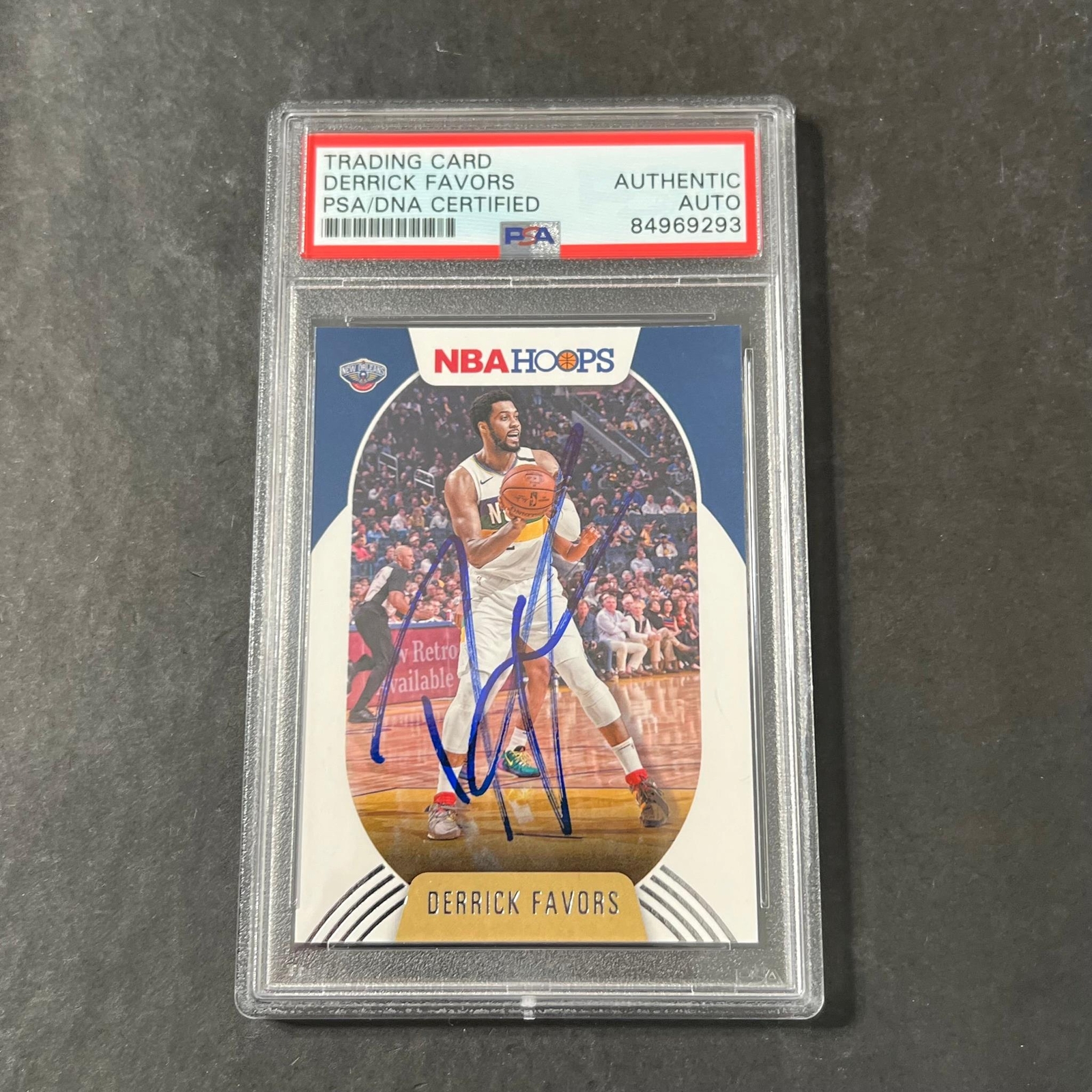 2020-21 NBA Hoops #135 Derrick Favors Signed Card AUTO PSA Slabbed Pelicans
