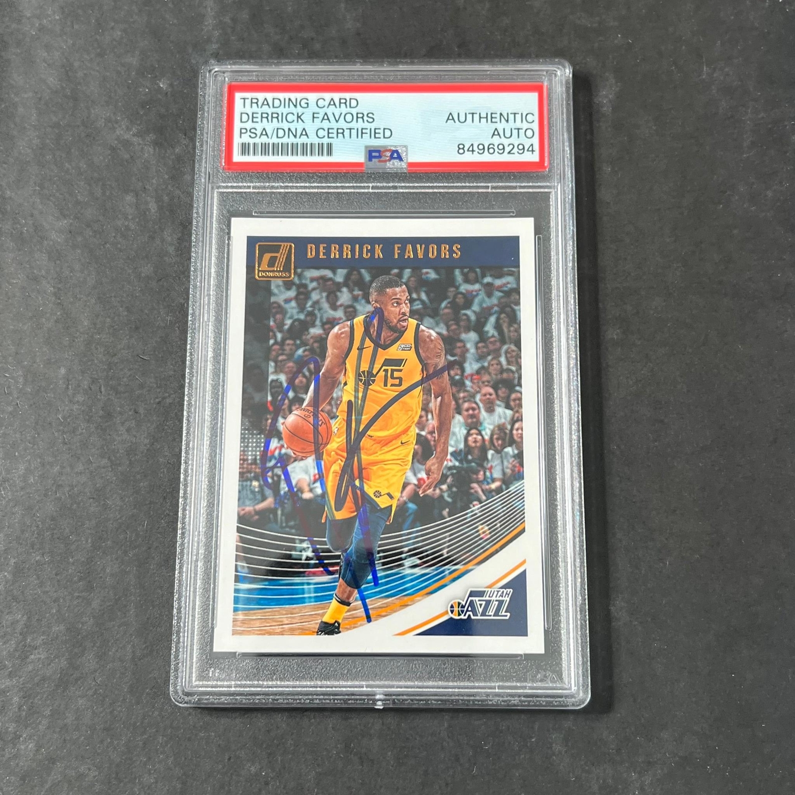 2018-19 Panini Donruss #83 Derrick Favors Signed Card AUTO 10 PSA Slabbed Jazz
