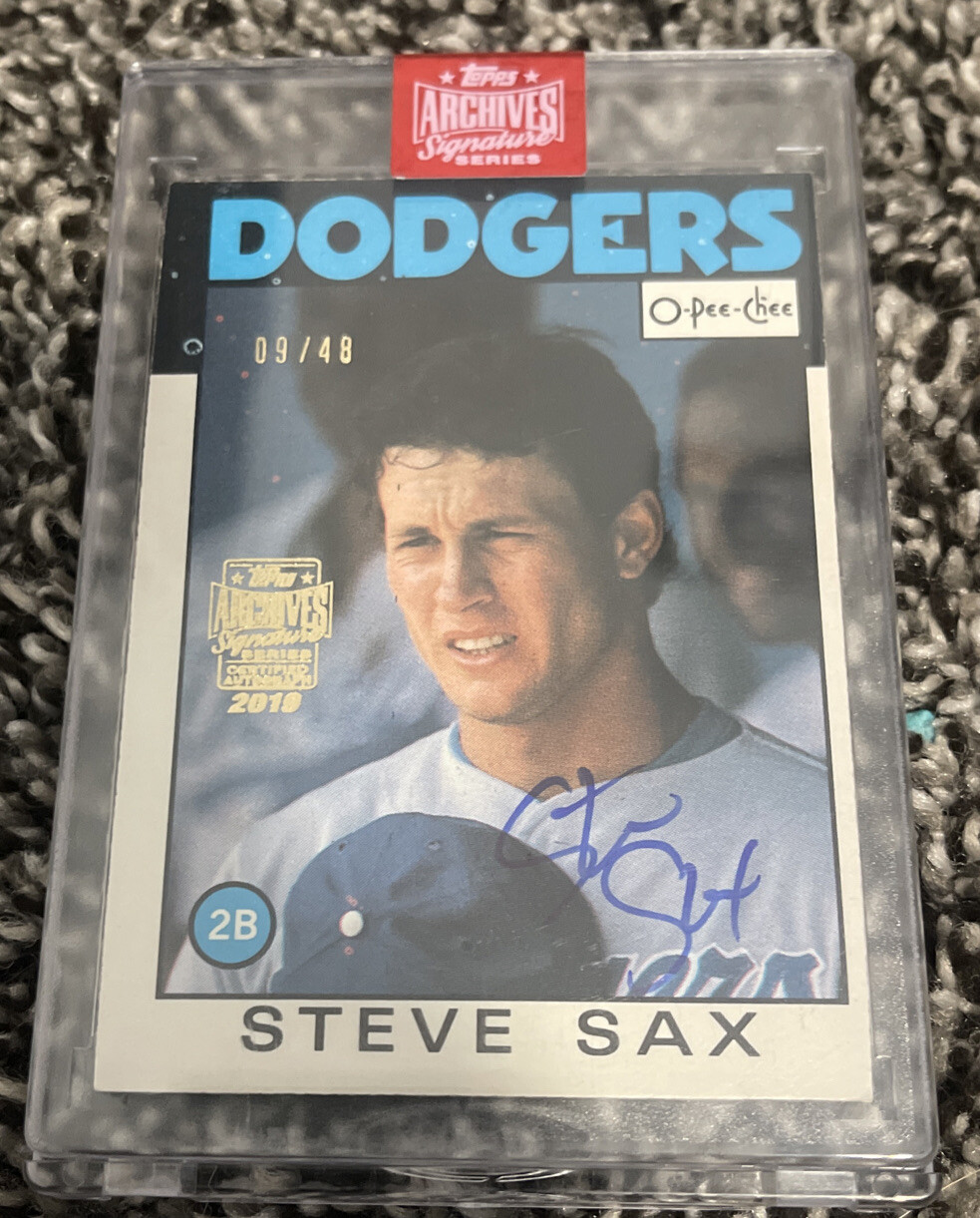 2019 Topps O-Pee-Chee Archives Signature Series: Steve Sax Auto /48