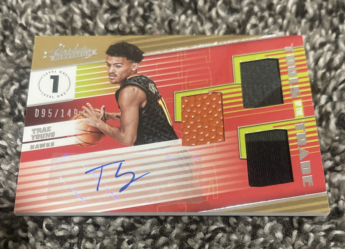 2018-19 Panini Absolute Memorabilia /149 Trae Young #T3-TYG Rookie Auto RC