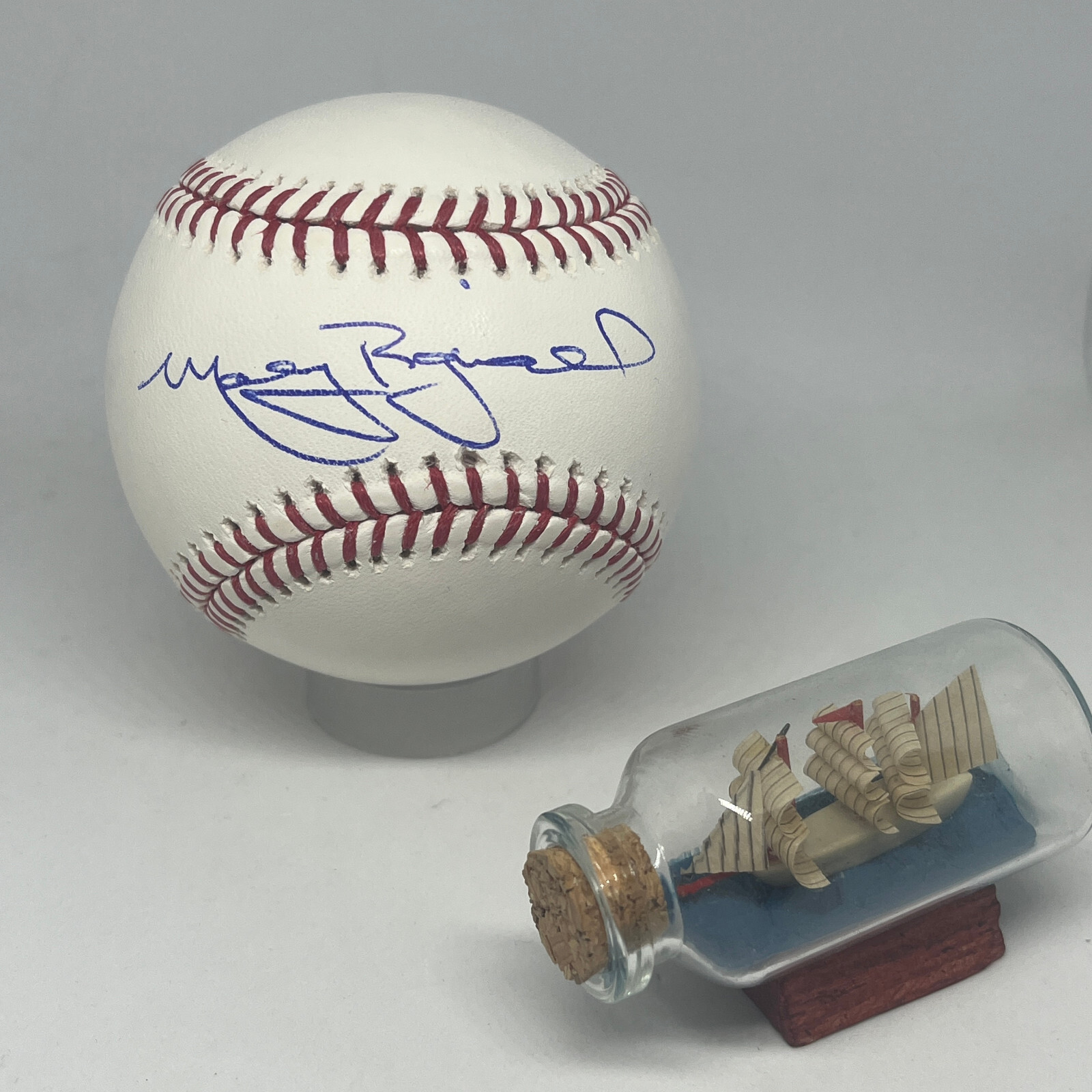 New ListingMolly Ringwald signed Rawlings Baseball JSA Actress Auto Sixteen Candles A2952