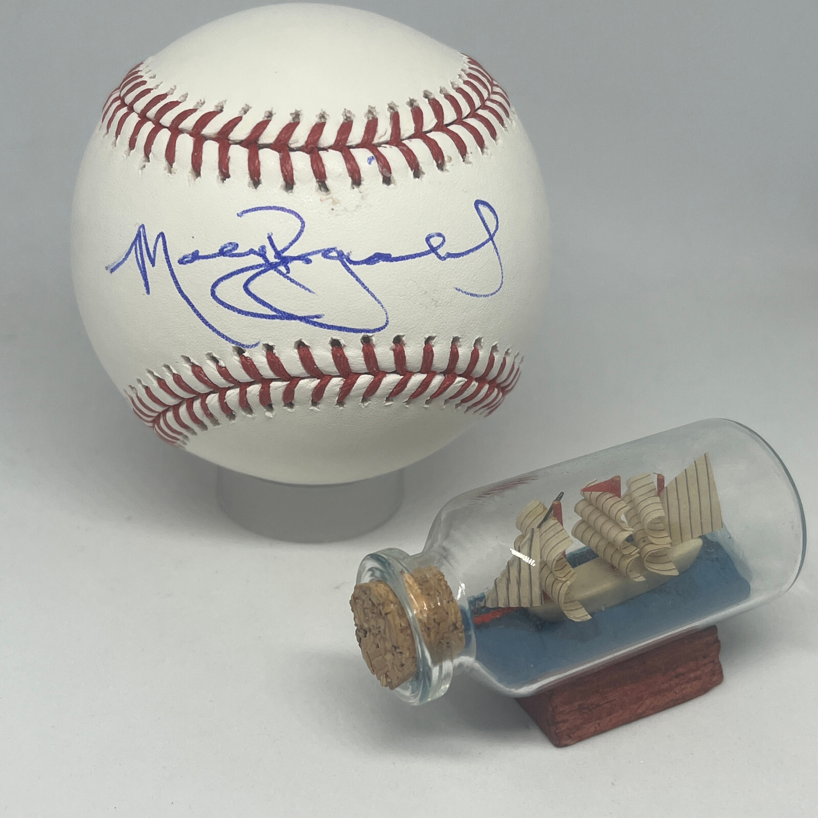New ListingMolly Ringwald signed Rawlings Baseball JSA Actress Auto Sixteen Candles A2954