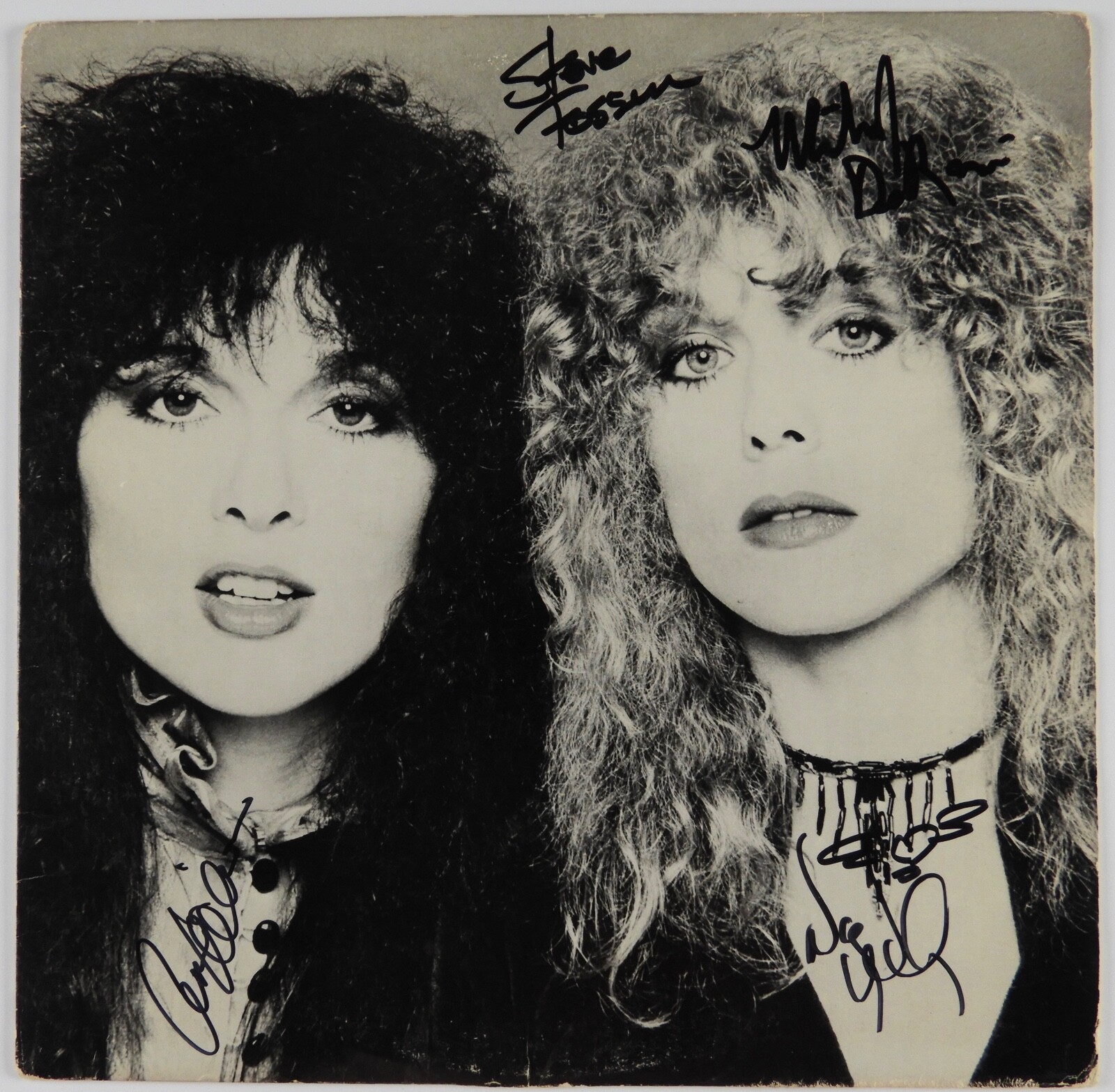 Heart Band Ann & Nancy Wilson Bebe le Strange Signed Autograph Record Album JSA
