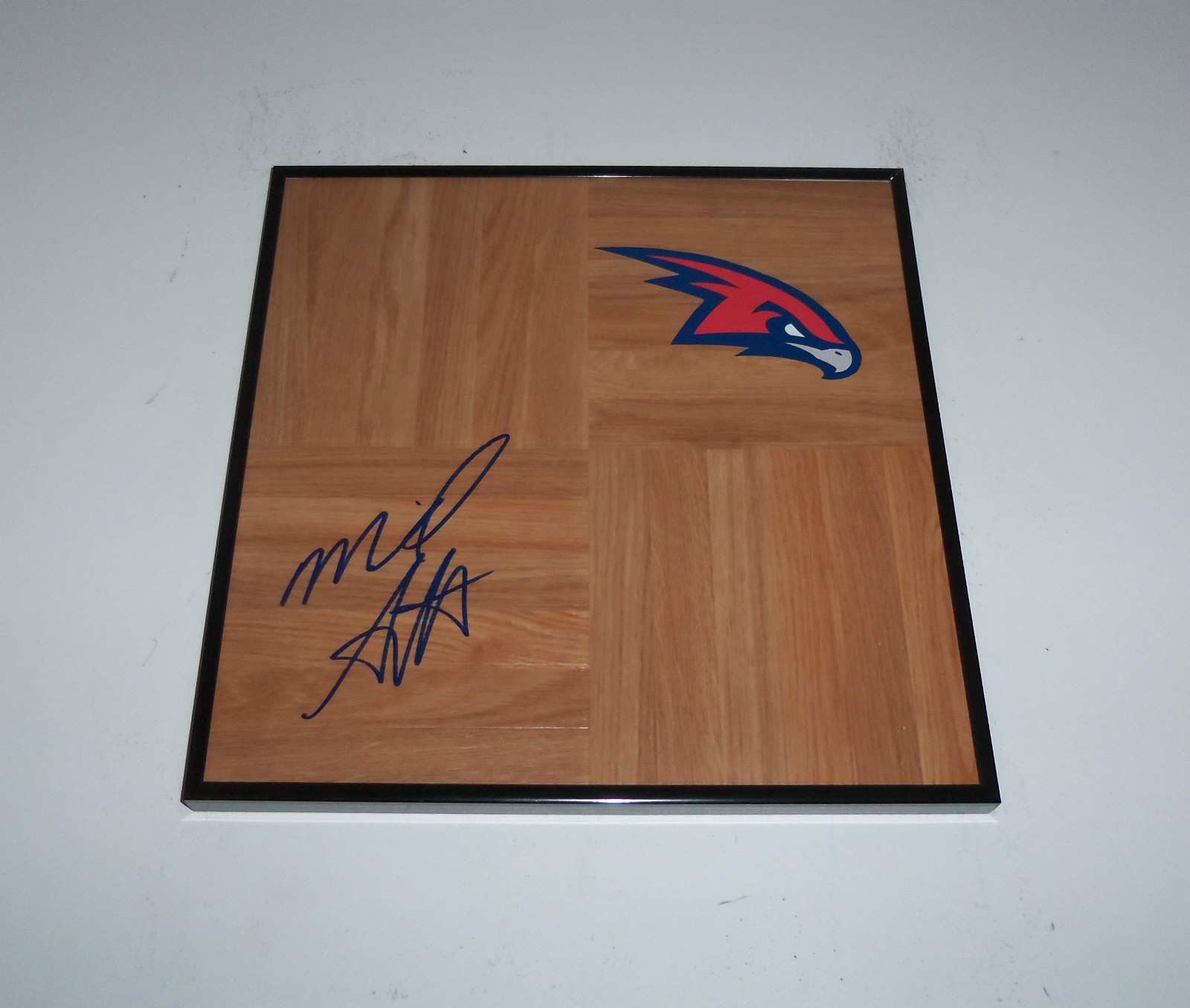 Atlanta Hawks MIKE SCOTT Signed Autographed FRAMED Basketball Floor COA PROOF
