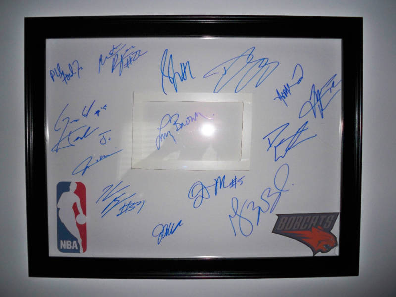 Charlotte Bobcats GERALD WALLACE Team Signed Basketball
