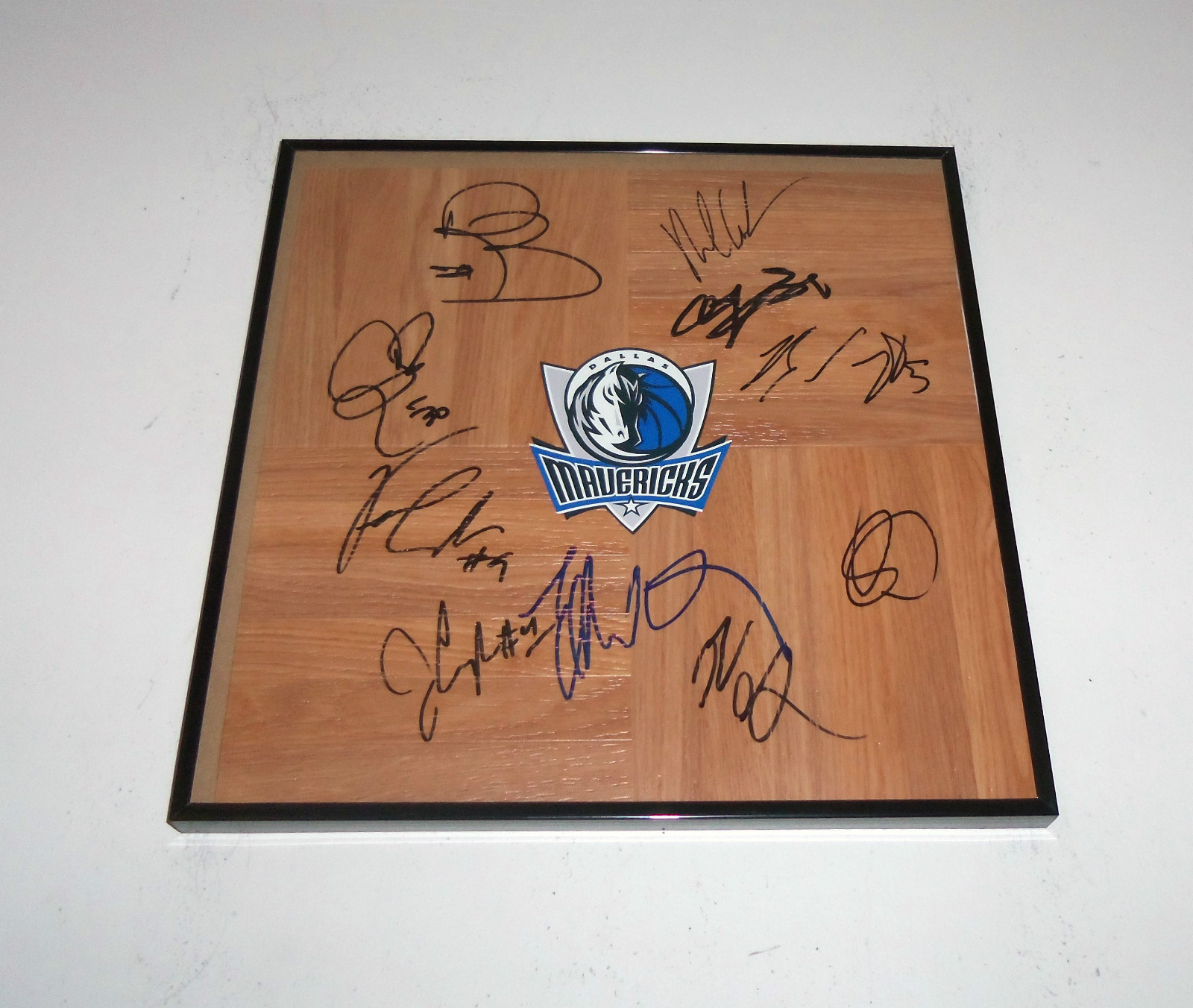 DALLAS MAVERICKS Team Signed Autographed Basketball COA! PROOF! CUBAN, MAYO+
