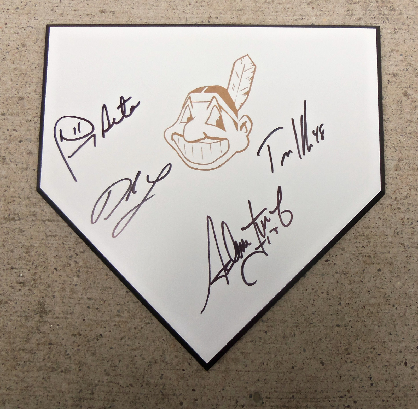 CLEVELAND INDIANS TEAM SIGNED AUTOGRAPHED BASEBALL HOME PLATE COA PROOF
