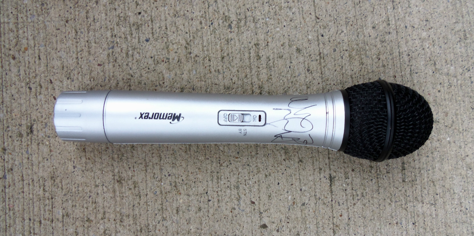 JSA Rolling Papers WIZ KHALIFA Signed Autographed Microphone Waken & Baken
