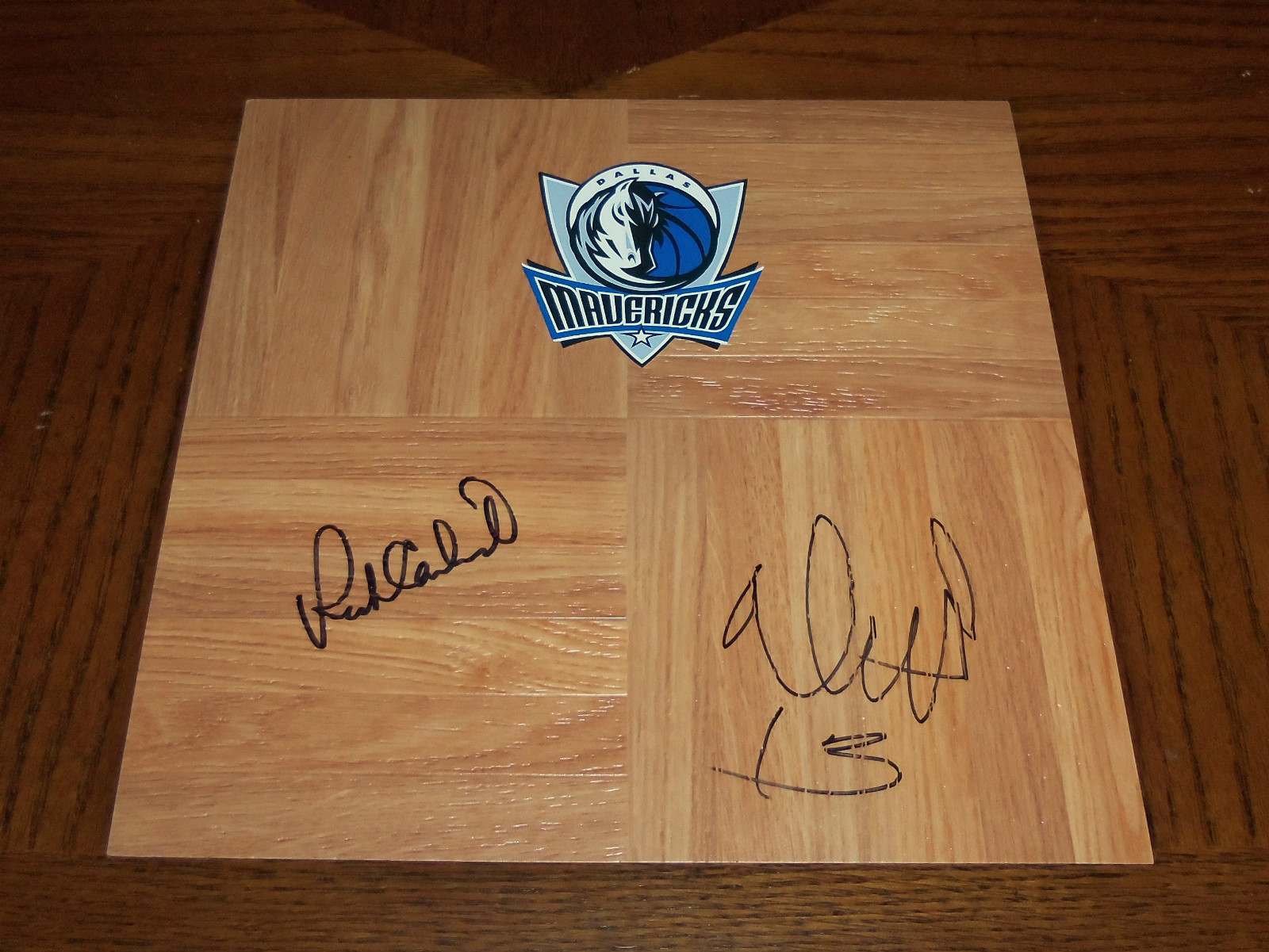 Dallas Mavericks DELONTE WEST Signed Autographed Basketball Floor COA! PROOF!
