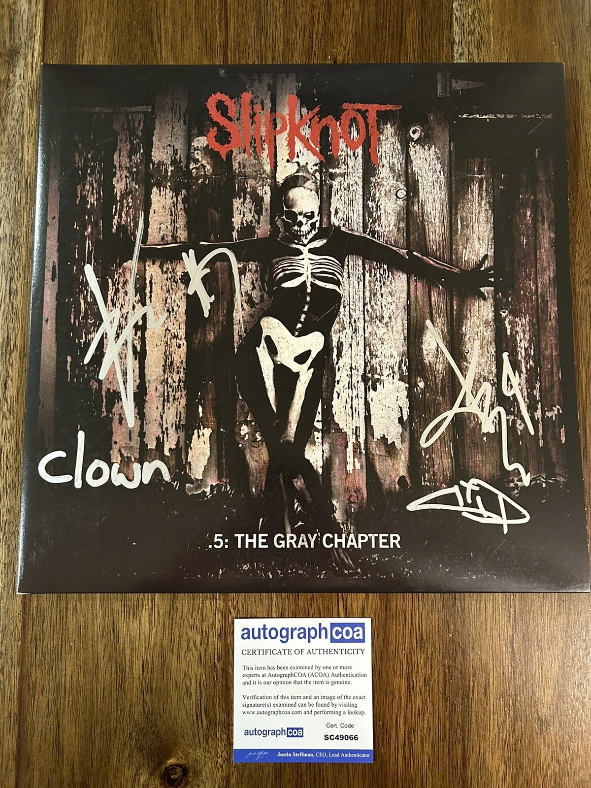 ‘SLIPKNOT’ SIGNED VINYL ALBUM ‘.5 THE GRAY CHAPTER’ CLOWN, SID, ROOT, MICK ACOA COLLECTIBLE MEMORABILIA