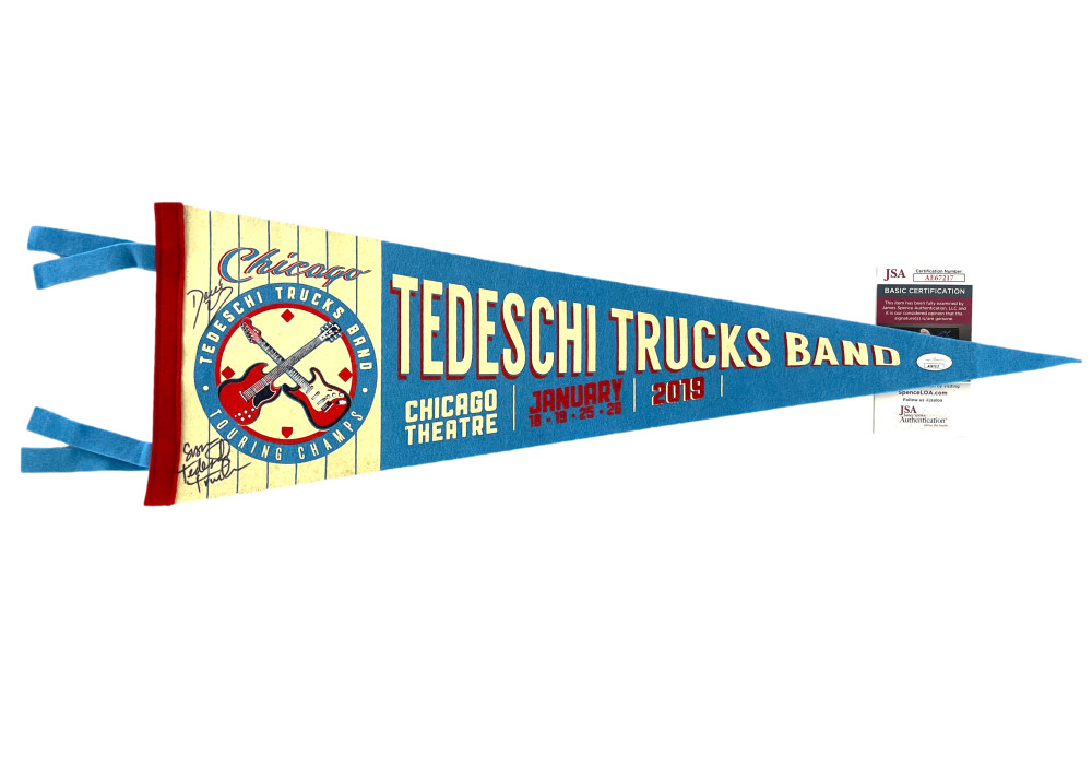 Susan Tedeschi & Derek Trucks Signed Autograph Chicago Theatre 2019 Pennant JSA