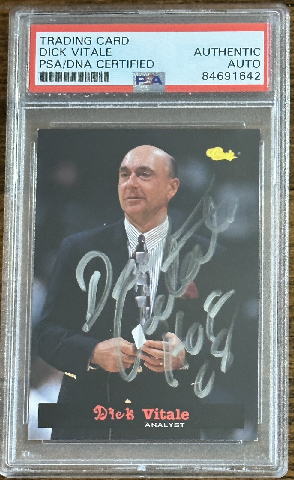1994 CLASSIC NCAA ANNOUNCER DICK VITALE ESPN SIGNED CARD PSA DNA AUTOGRAPH