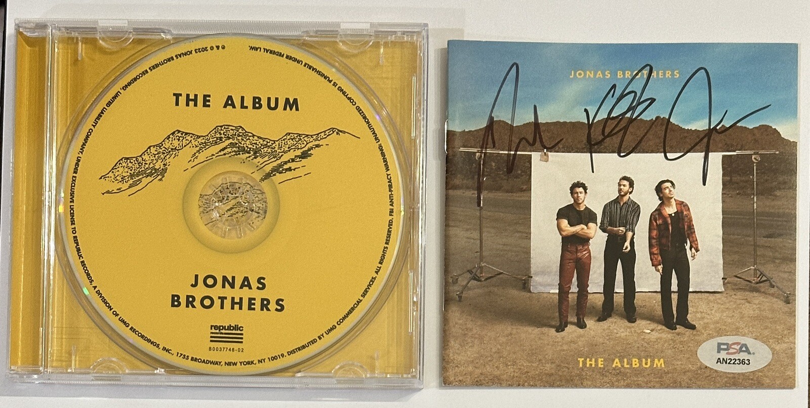 The Jonas Brothers Nick Joe & Kevin Signed The Album CD Cover PSA DNA Certified