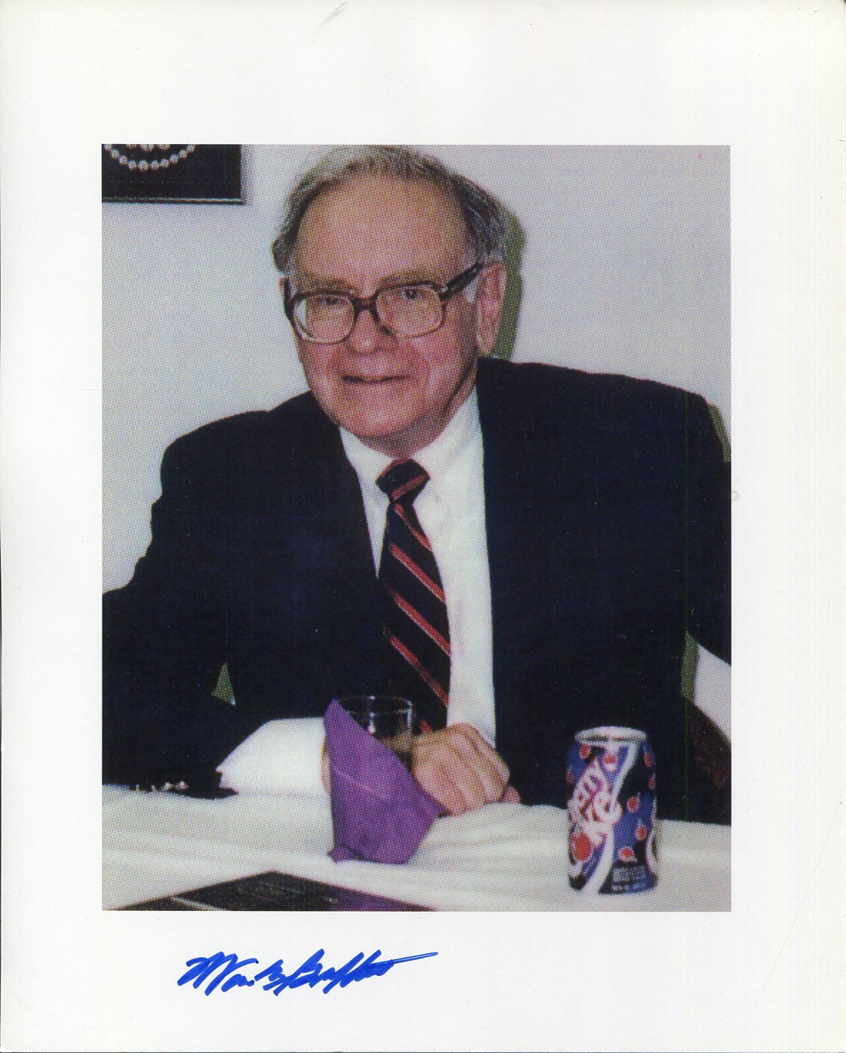 Warren Buffett Berkshire Hathaway CEO Billionaire GEICO Signed Autograph Photo