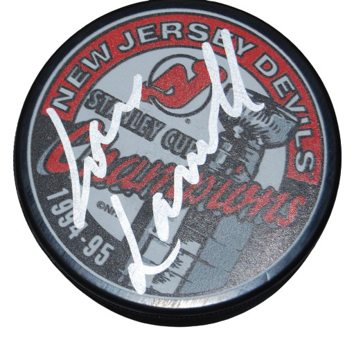 LOU LAMORIELLO signed (NEW JERSEY DEVILS) Hockey logo puck BECKETT BAS AD27385
