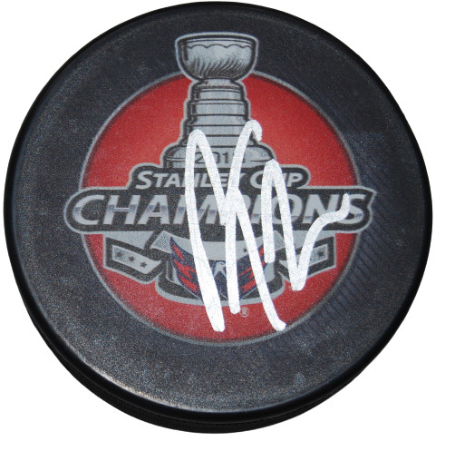 BARRY TROTZ signed (WASHINGTON CAPITALS) Stanley Cup puck BECKETT BAS AD27389
