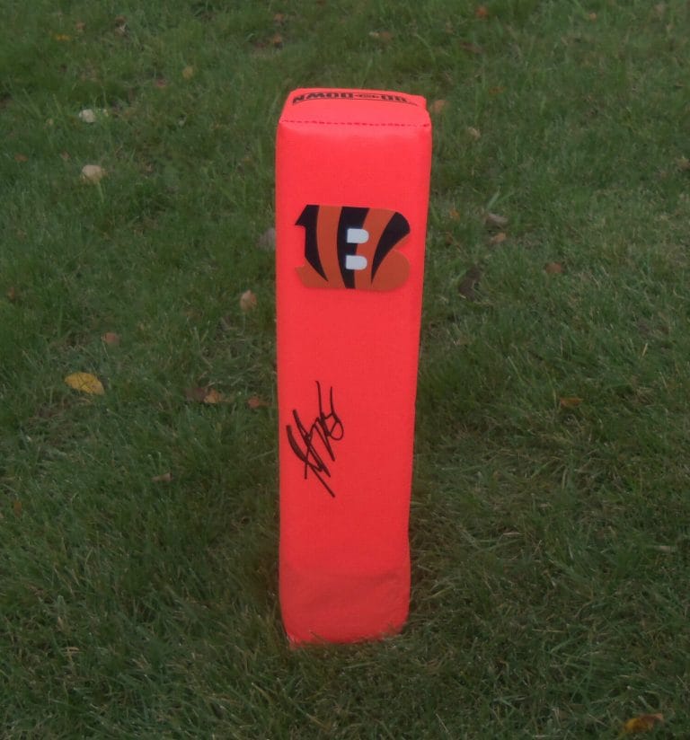CINCINNATI BENGALS #85 ARMON BINNS SIGNED AUTOGRAPHED FOOTBALL PYLON COA
 COLLECTIBLE MEMORABILIA