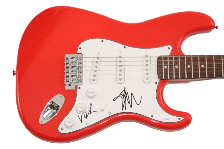 DAMIANO DAVID & VICTORIA DE ANGELIS SIGNED AUTOGRAPH FENDER GUITAR MANESKIN COA COLLECTIBLE MEMORABILIA
