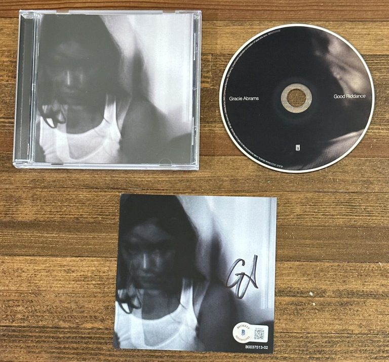 GRACIE ABRAMS GOOD RIDDANCE CD & HAND SIGNED PICTURE AUTOGRAPHED BAS BECKETT COA COLLECTIBLE MEMORABILIA