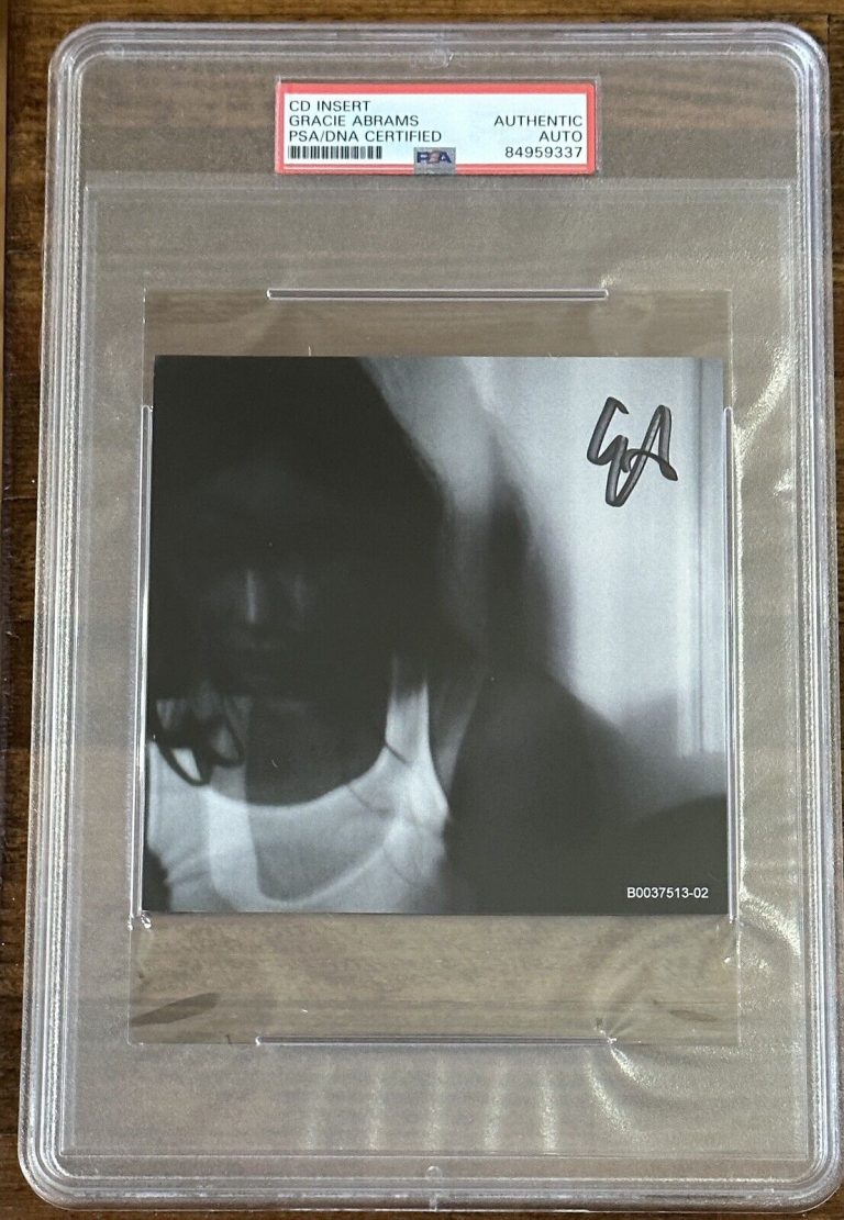 GRACIE ABRAMS SIGNED GOOD RIDDANCE CD COVER AUTOGRAPH PSA DNA TAYLOR SWIFT ERAS COLLECTIBLE MEMORABILIA