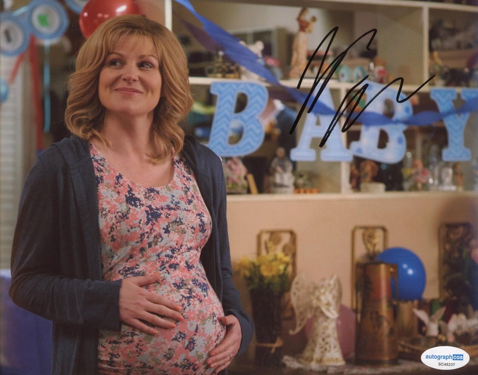 JENNIFER ROBERTSON SIGNED SCHITT'S CREEK 8X10 PHOTO 2 ACOA Opens in a