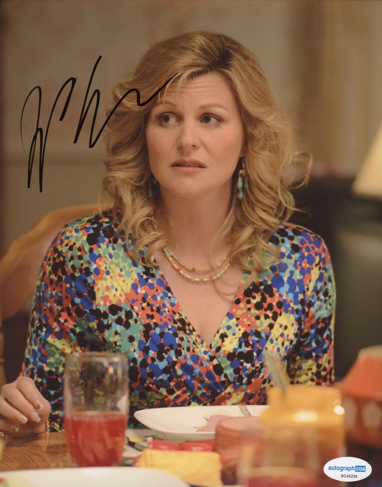 JENNIFER ROBERTSON SIGNED SCHITT'S CREEK 8X10 PHOTO ACOA Opens in a new