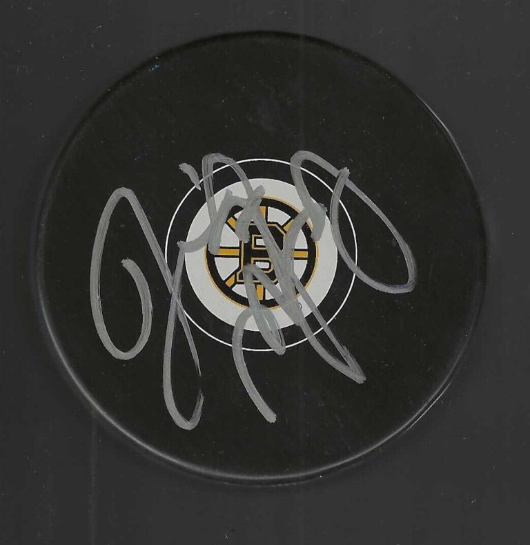 JIM MONTGOMERY SIGNED BOSTON BRUINS PUCK COLLECTIBLE MEMORABILIA