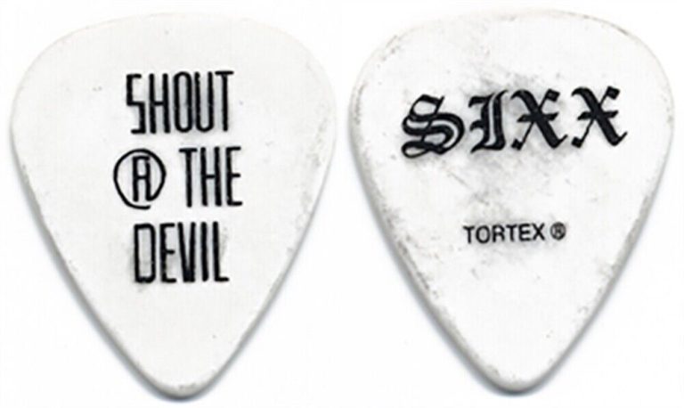Motley Crue 2009 concert tour Shout at The Devil Nikki Sixx stage
