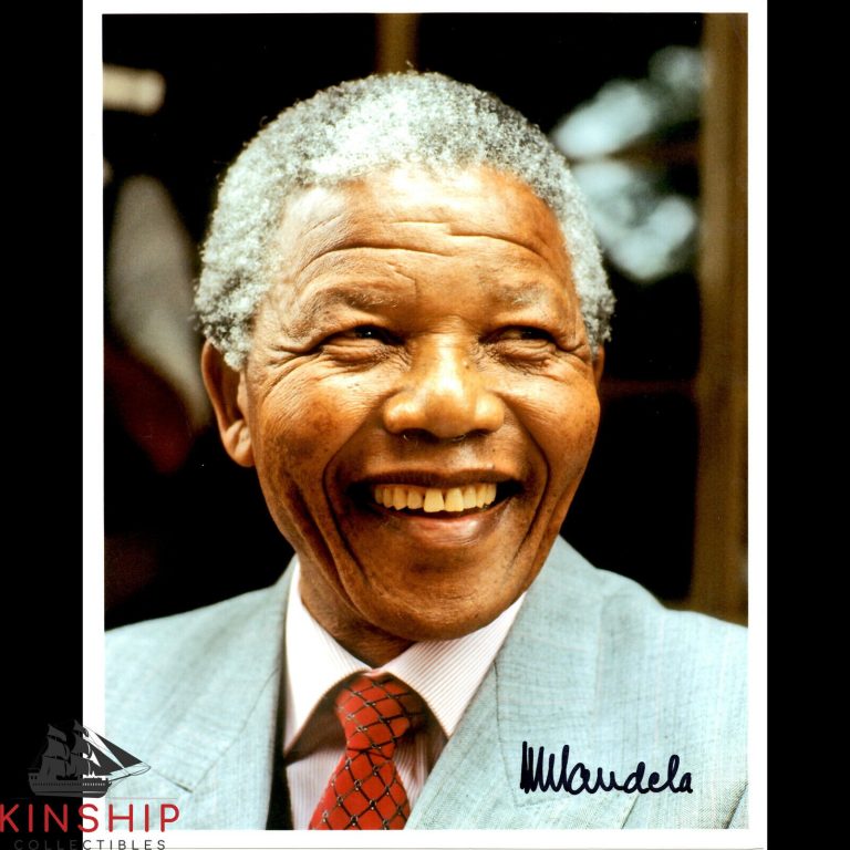 NELSON MANDELA SIGNED COLOR PHOTO JSA LOA SOUTH AFRICAN PRESIDENT B868 COLLECTIBLE MEMORABILIA