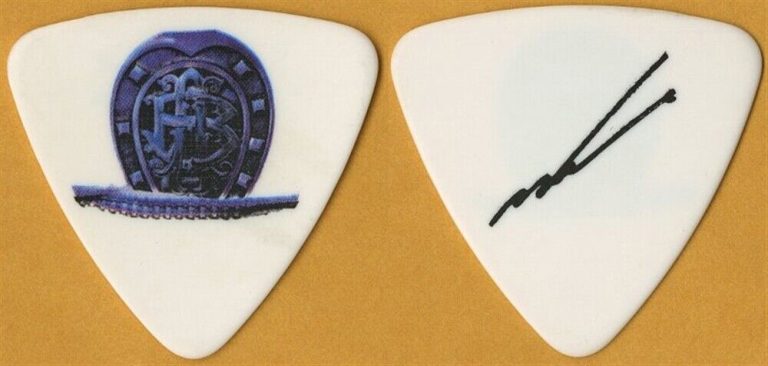 Nickelback Mike Kroeger 2009 Dark Horse concert tour signature white ...