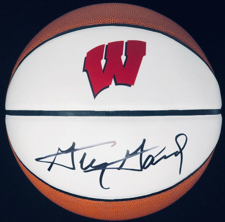 PSA/DNA WISCONSIN BADGERS GREG GARD SIGNED AUTOGRAPHED BASKETBALL ON WISCONSIN
 COLLECTIBLE MEMORABILIA