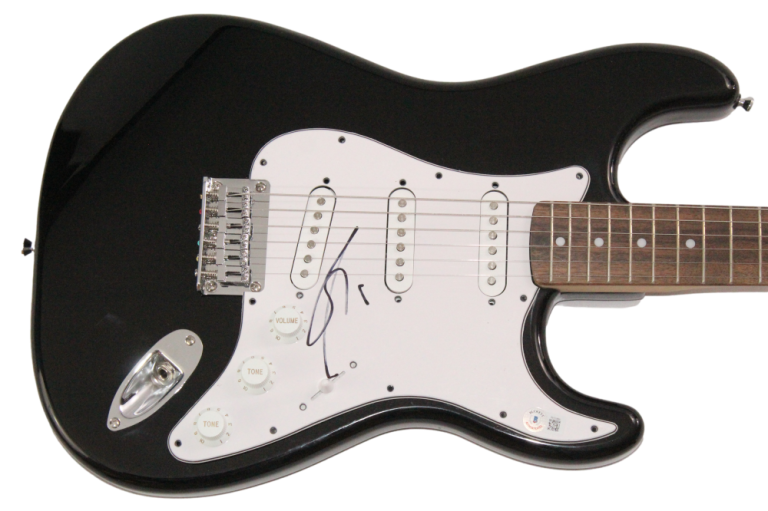 SHANIA TWAIN SIGNED AUTOGRAPH BLACK FENDER ELECTRIC GUITAR UP! W/ BECKETT COA COLLECTIBLE MEMORABILIA