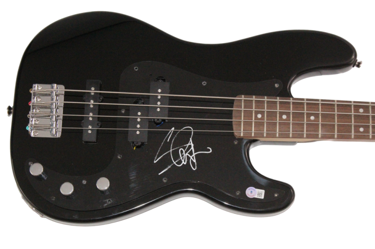 STEVE HARRIS IRON MAIDEN SIGNED AUTOGRAPH FENDER ELECTRIC BASS GUITAR W/ BECKETT COLLECTIBLE MEMORABILIA