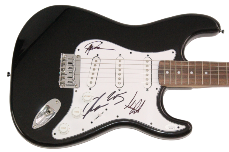 UNDEROATH BAND X4 SIGNED AUTOGRAPH FULL SIZE BLACK FENDER GUITAR W/ JSA COA COLLECTIBLE MEMORABILIA