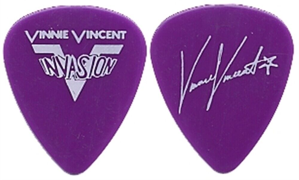 Vinnie Vincent Invasion 1986 tour Vinnie Vincent signature Guitar Pick ...