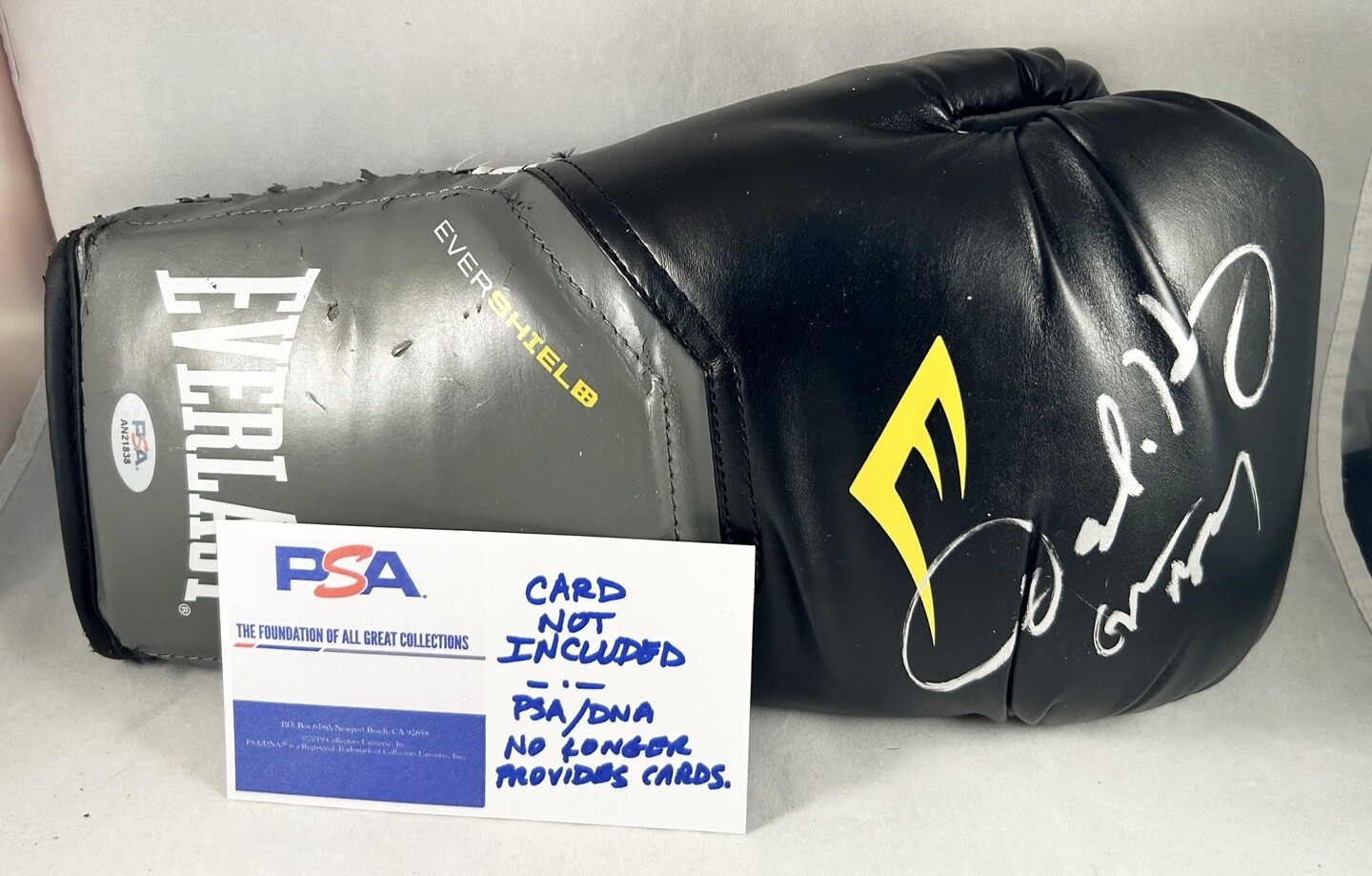 Oscar De La Hoya Signed Boxing Glove Golden Boy PSA/DNA 1 COA